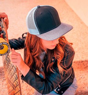 gorro Trucker media visera premium al por mayor